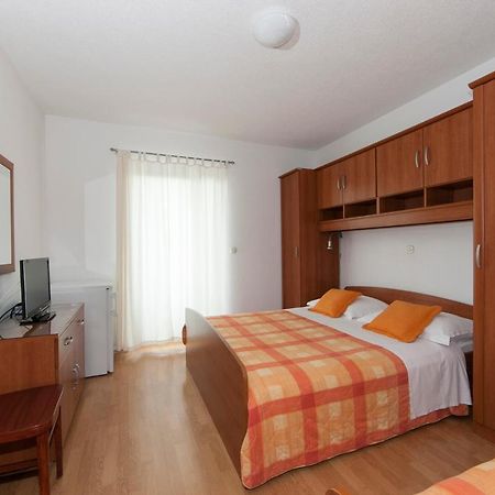Apartments Milana 2 Tučepi Exterior foto