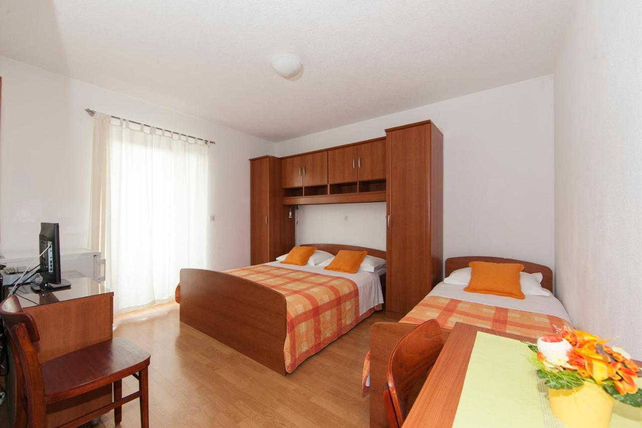 Apartments Milana 2 Tučepi Exterior foto