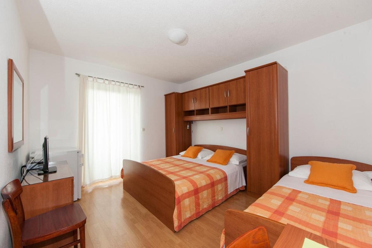 Apartments Milana 2 Tučepi Exterior foto